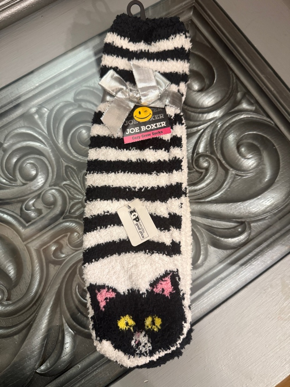 Joe Boxer 2 Pairs Black & White Striped Cat Cozy Crew Socks